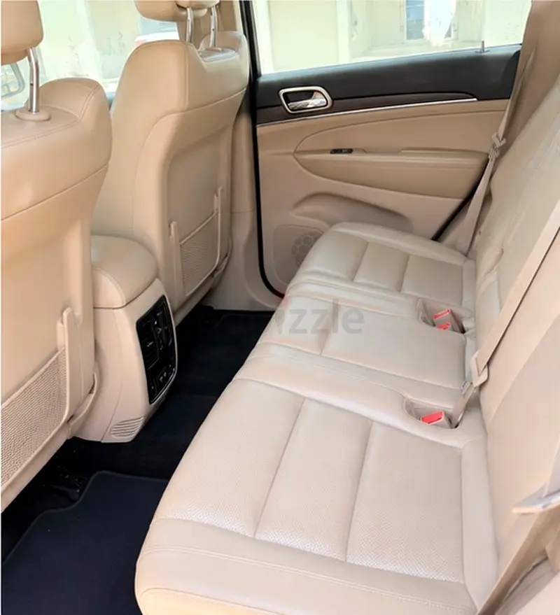 2015 Jeep Cherokee Limited | GCC Specs | Lady Driver | No Off Road | Excellent Condition - Image 6