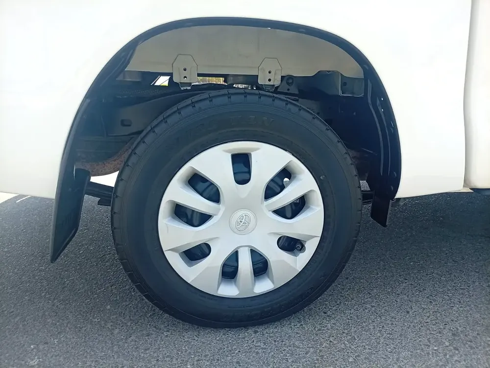 Automatic Gear Toyota Hilux 4x2 Double Cab 2020 GCC Specs - Image 11