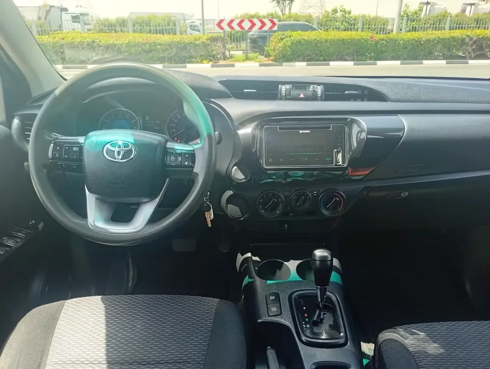 Automatic Gear Toyota Hilux 4x2 Double Cab 2020 GCC Specs - Image 12