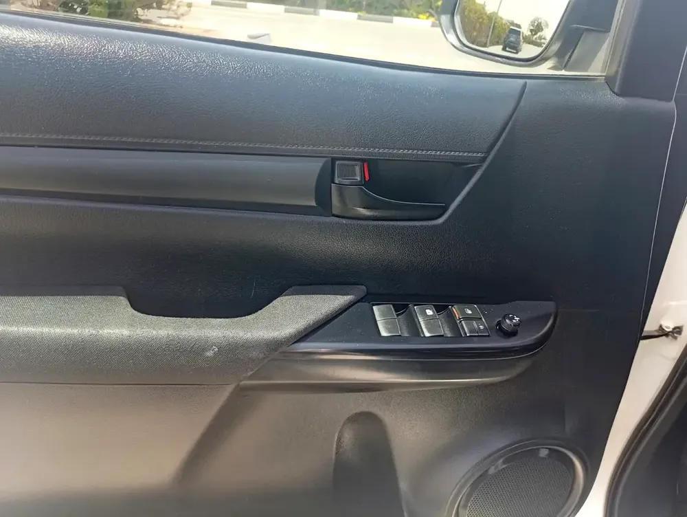 Automatic Gear Toyota Hilux 4x2 Double Cab 2020 GCC Specs - Image 18