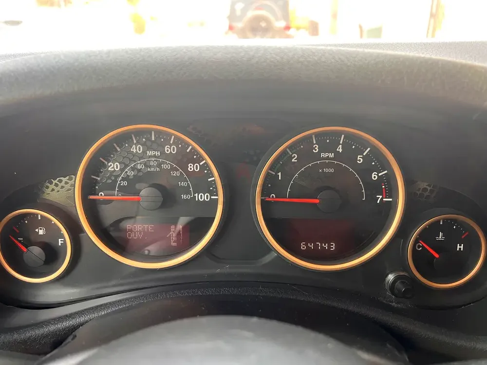 Jeep Wrangler Dragon edition - Unlimited Sahara 2014 - Well Maintained - Image 7