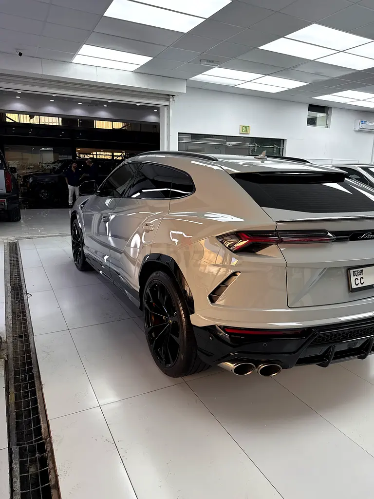 GCC LAMBORGHINI URUS FACTORY WARRANTY + SERVICE PACK - XPEL PPF ORIGINAL PAINT FULL OPTIONS - Image 5