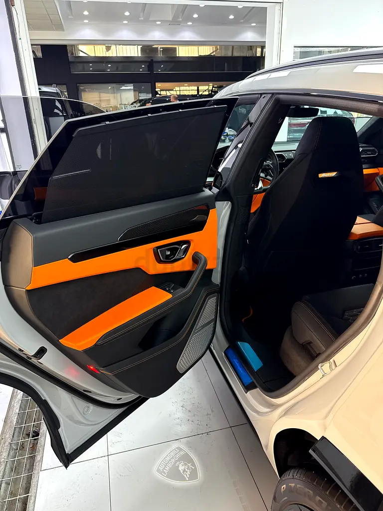 GCC LAMBORGHINI URUS FACTORY WARRANTY + SERVICE PACK - XPEL PPF ORIGINAL PAINT FULL OPTIONS - Image 8