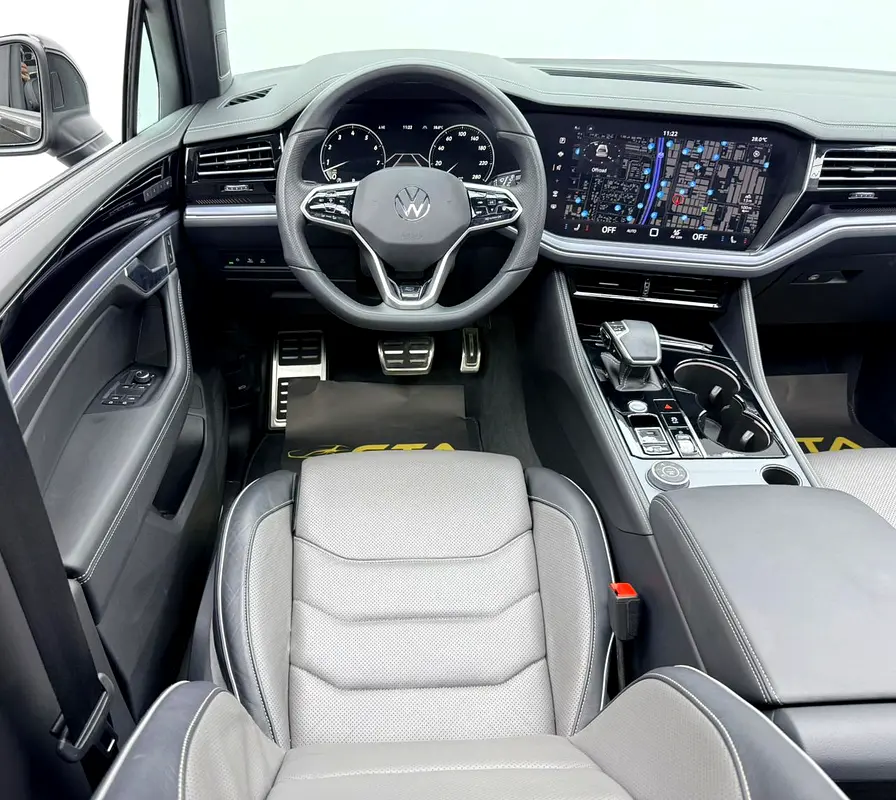 2024 Volkswagen Touareg R-Line, 2029 VW Warranty + Service Pack, Full VW Service History, GCC - Image 14