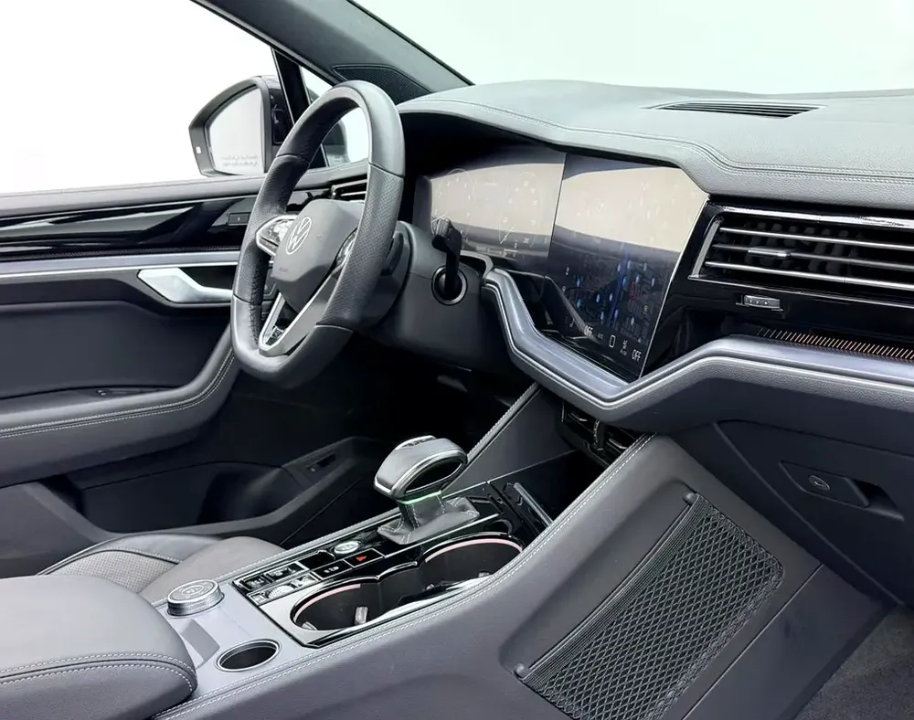 2024 Volkswagen Touareg R-Line, 2029 VW Warranty + Service Pack, Full VW Service History, GCC - Image 7
