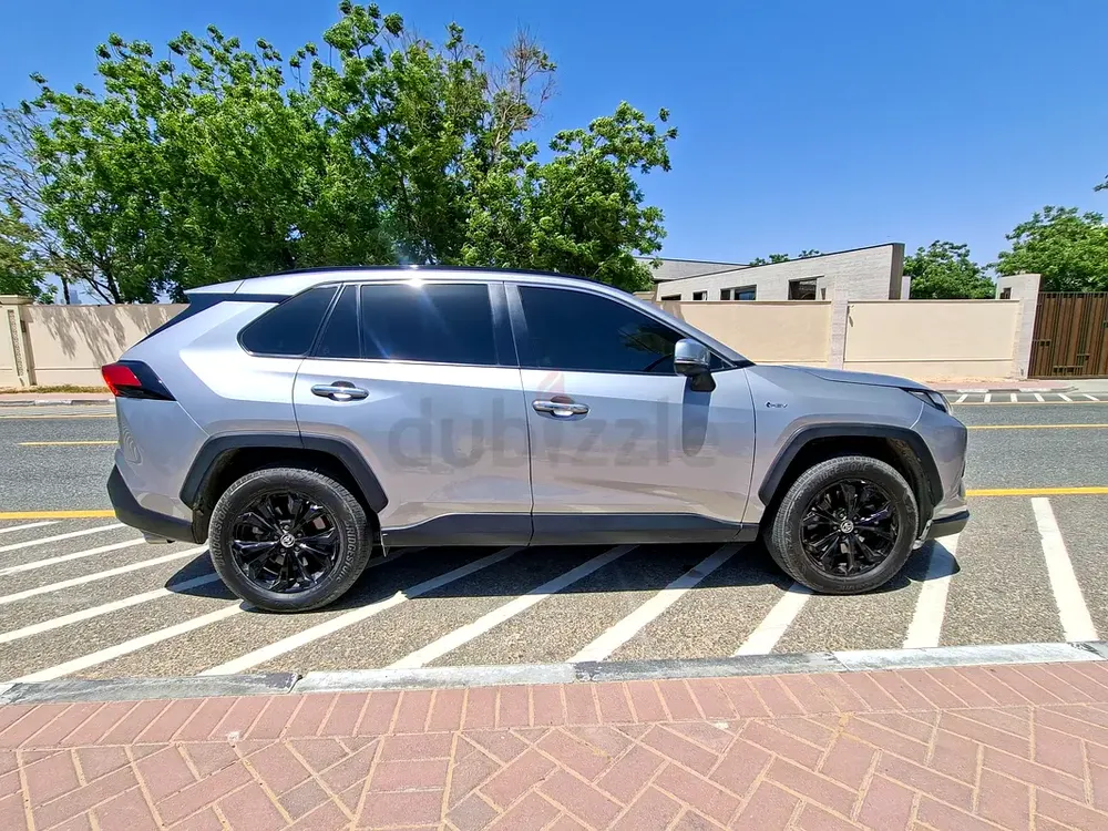 AED 1869/month | 2025 Toyota Rav 4  | GCC Specs | Ref#454332 - Image 4