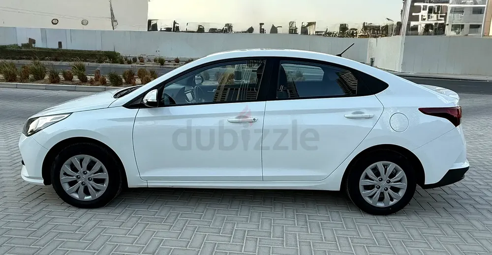 Hyundai Accent 2023 GCC Will clean car for sale - Image 5