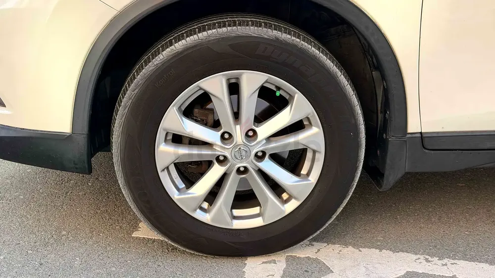 Well Maintained Nissan X-Trail 2015 SV | GCC Specs | Family SUV - Image 6