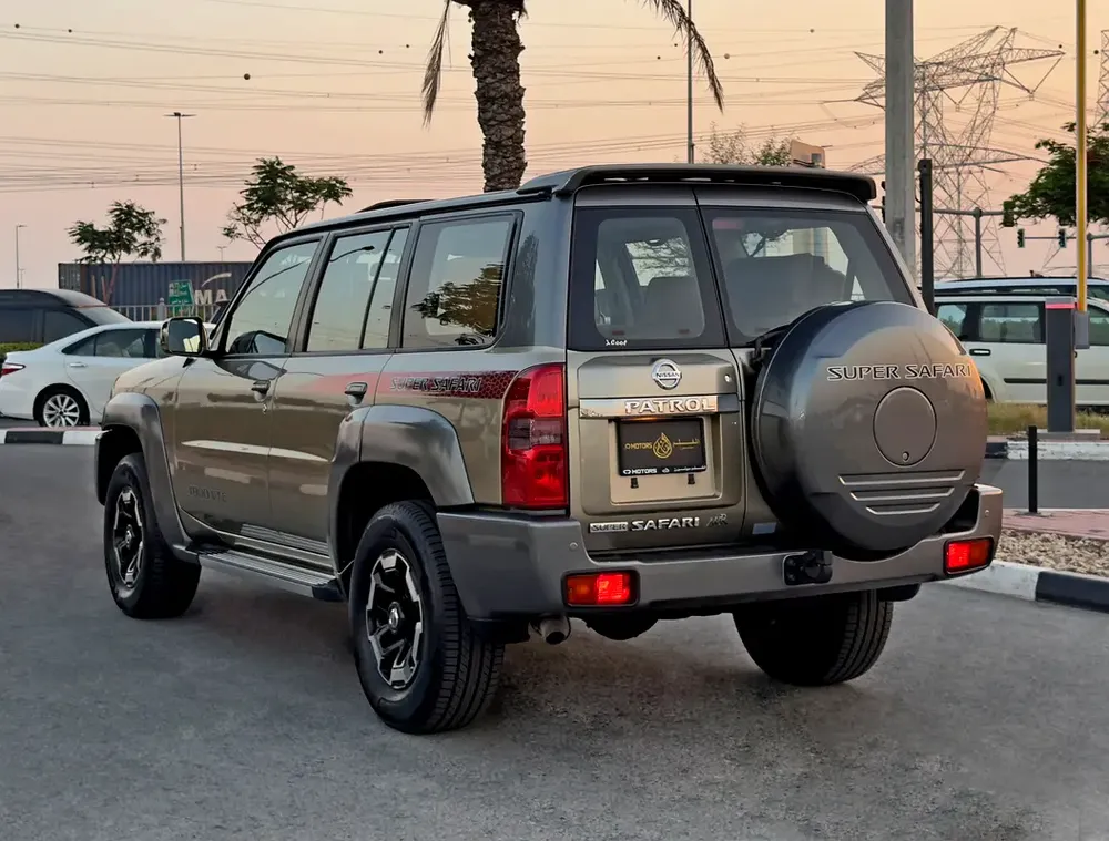 2022 Nissan Patrol Super Safari, GCC Specifications - Image 5