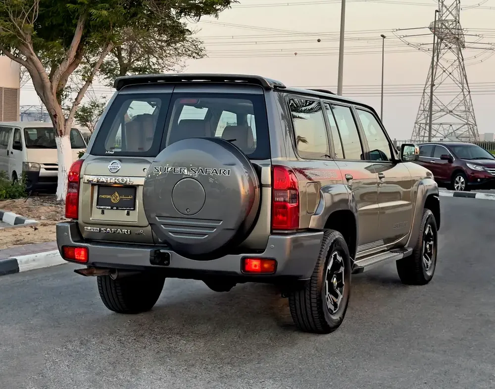2022 Nissan Patrol Super Safari, GCC Specifications - Image 7
