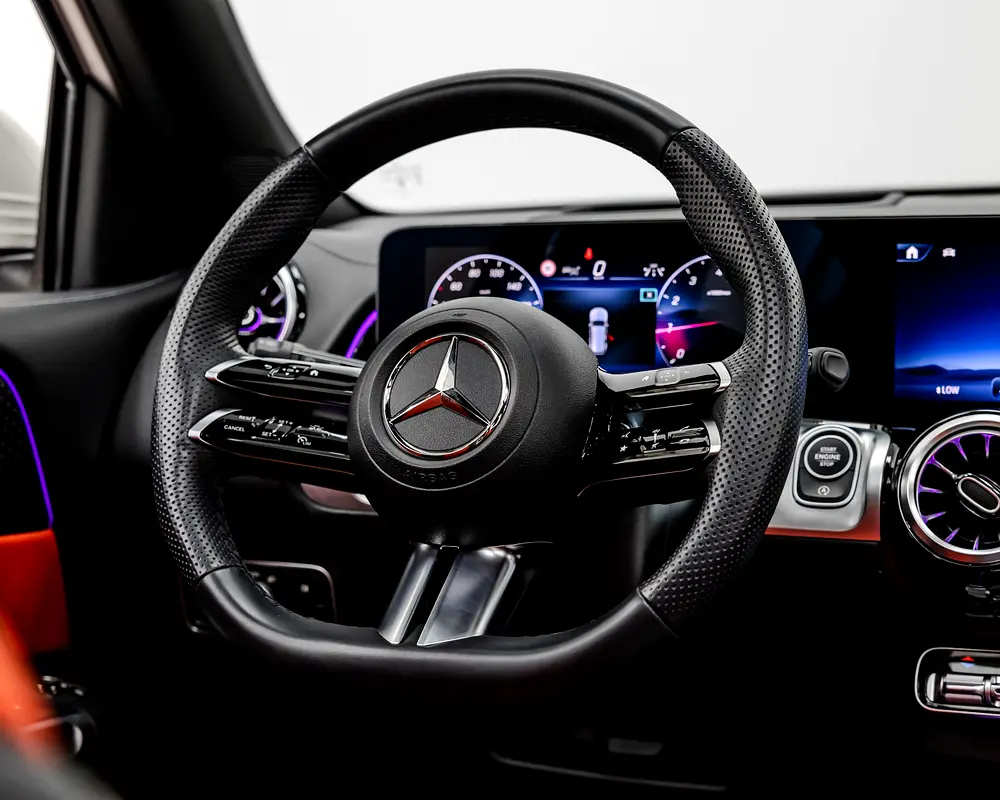 MERCEDES GLB250 - AMG KIT - 2025 - GCC - GARGASH WARRANTY AND SERVICE CONTRACT 5 Y or 105,000 km - Image 11