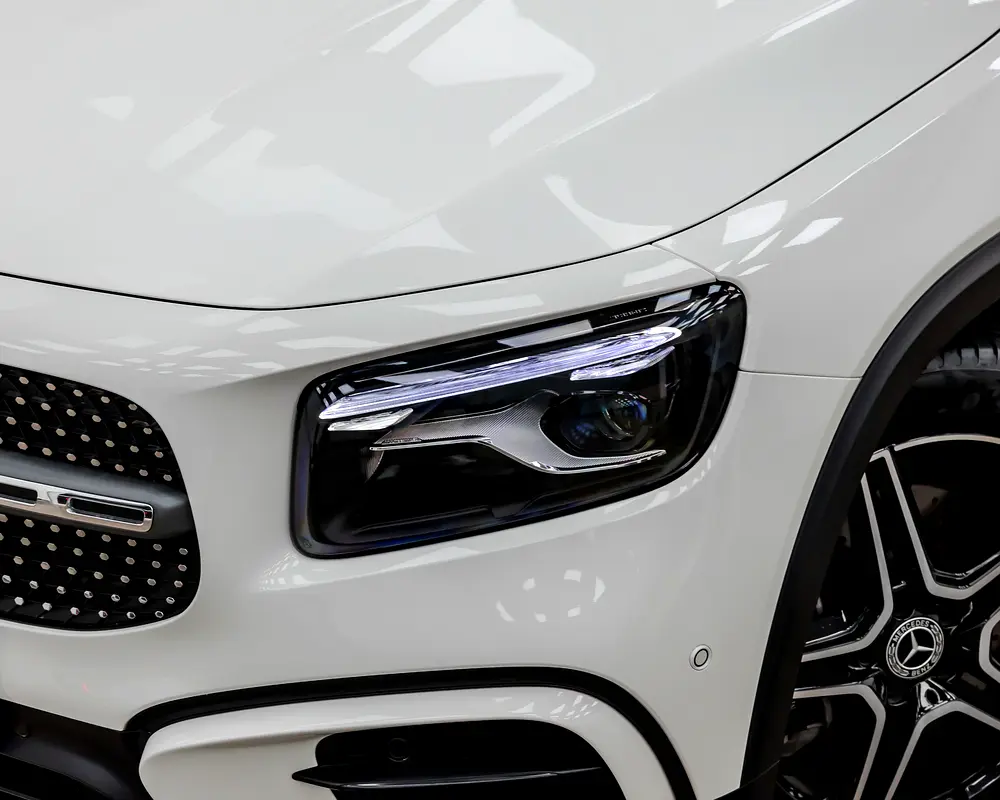 MERCEDES GLB250 - AMG KIT - 2025 - GCC - GARGASH WARRANTY AND SERVICE CONTRACT 5 Y or 105,000 km - Image 5