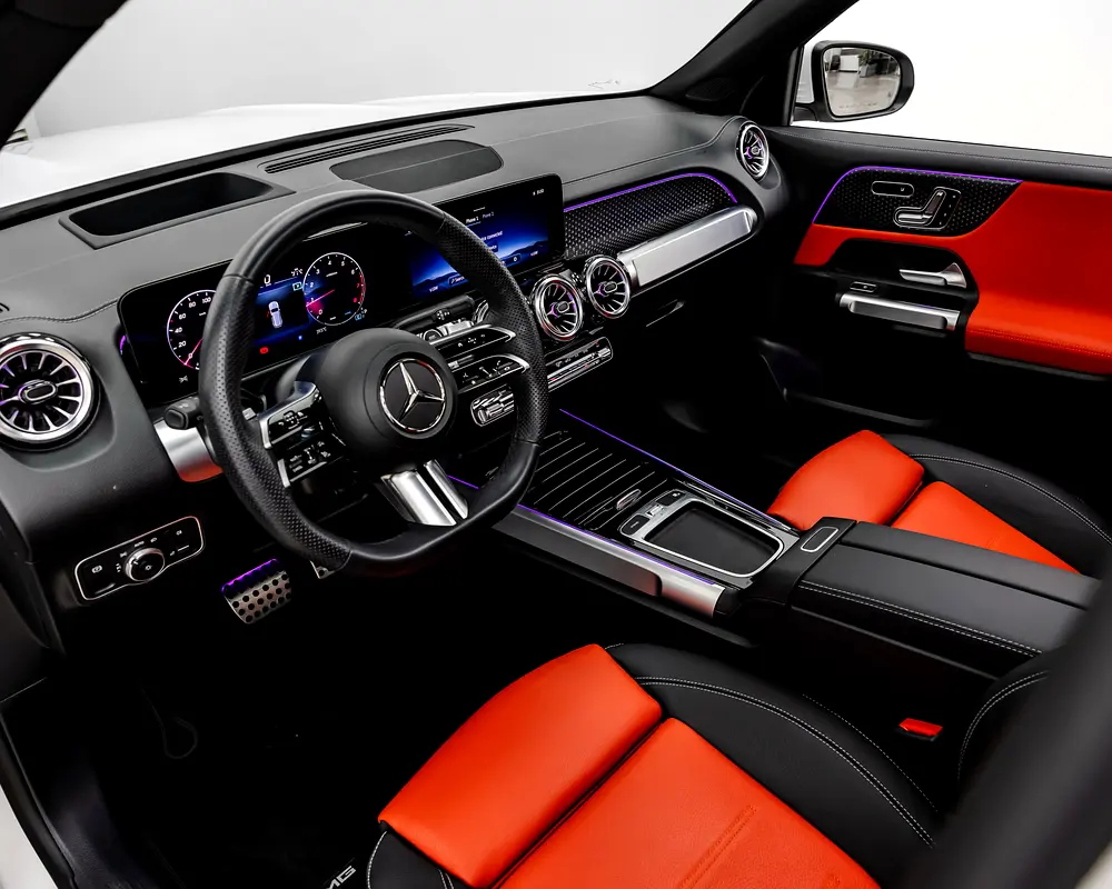 MERCEDES GLB250 - AMG KIT - 2025 - GCC - GARGASH WARRANTY AND SERVICE CONTRACT 5 Y or 105,000 km - Image 9