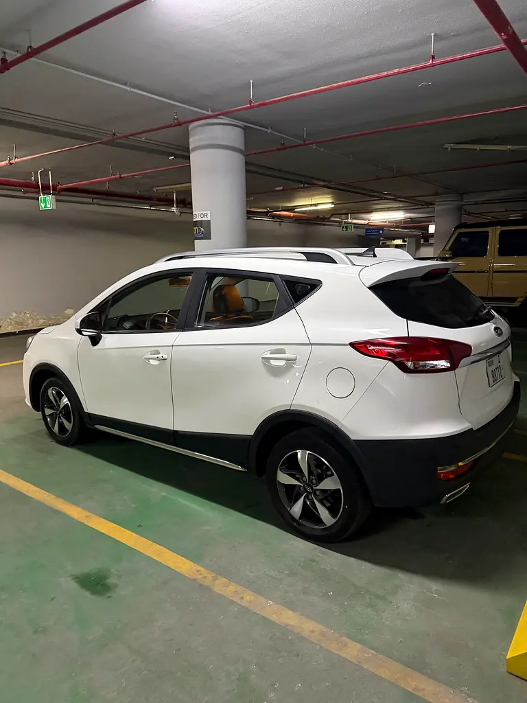 Gcc Specs, 75000 Km, Clean Car - Image 4