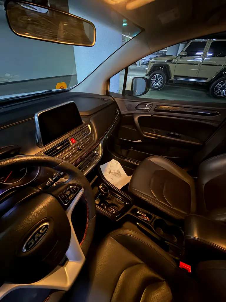 Gcc Specs, 75000 Km, Clean Car - Image 5