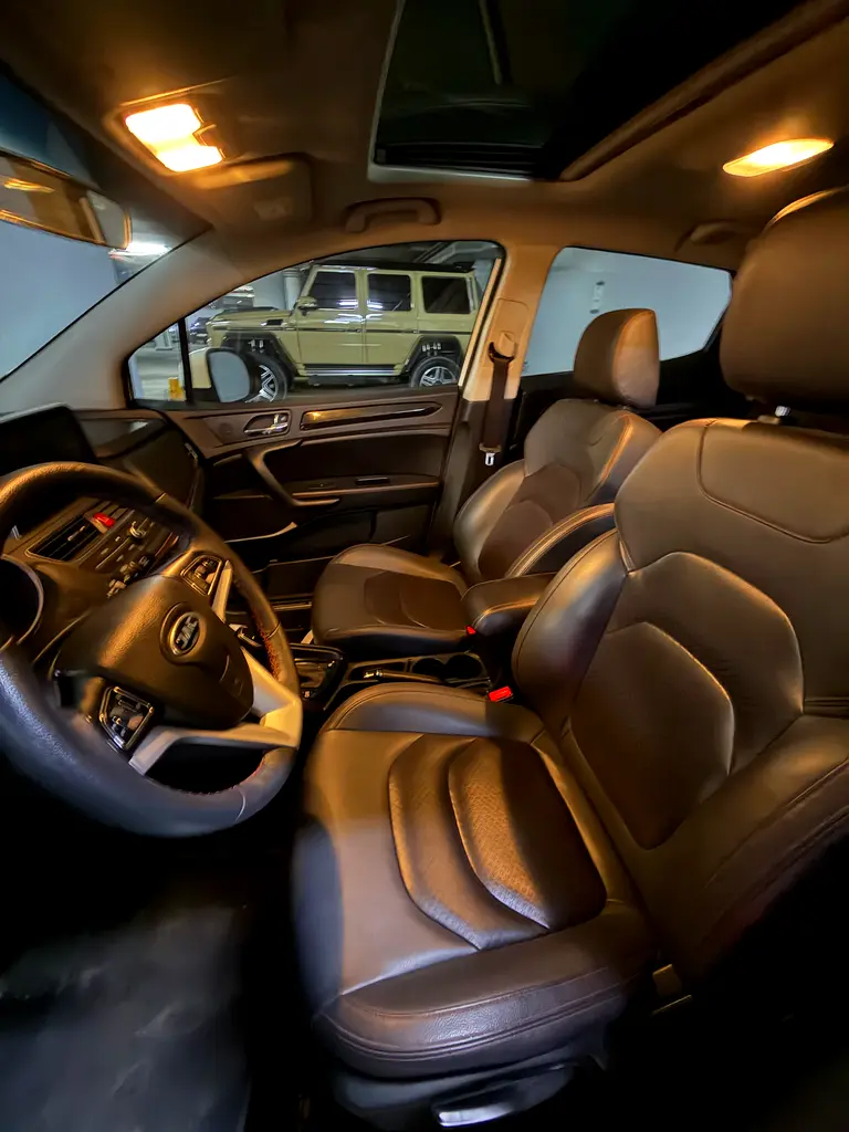 Gcc Specs, 75000 Km, Clean Car - Image 6