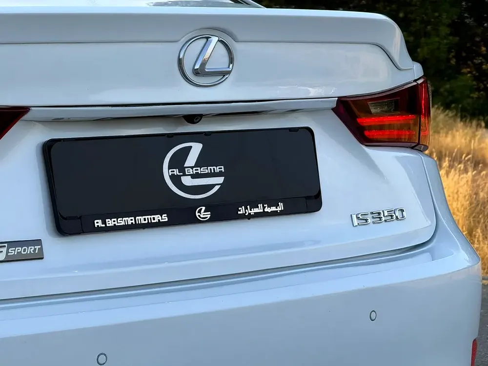 Lexus IS 350 F Sport 2019 | GCC Specs - Image 4