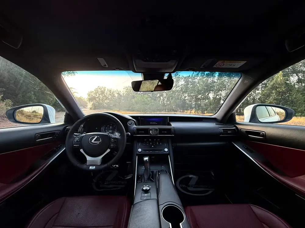 Lexus IS 350 F Sport 2019 | GCC Specs - Image 6