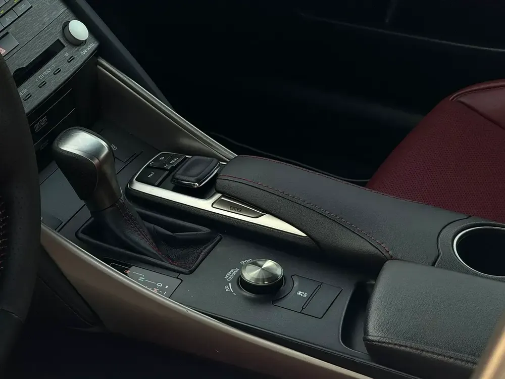 Lexus IS 350 F Sport 2019 | GCC Specs - Image 8