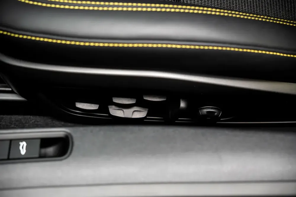 GCC SPECS AL NABOODAH WARRANTY - 2026 PORSCHE 911 GT3 TOURING - MANUAL TRANSMISSION - CERAMIC BRAKES - Image 14