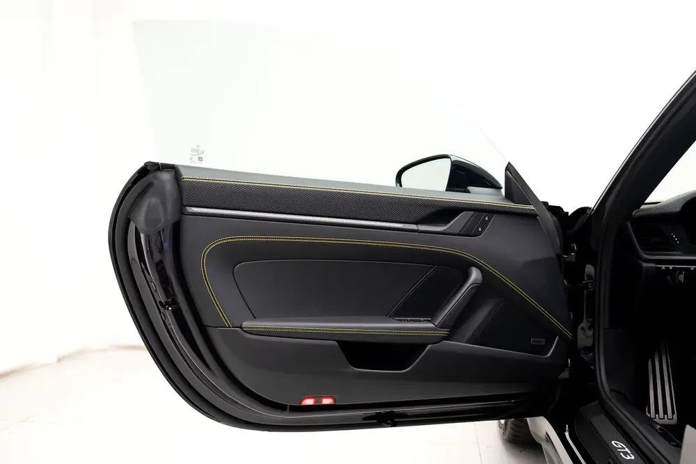GCC SPECS AL NABOODAH WARRANTY - 2026 PORSCHE 911 GT3 TOURING - MANUAL TRANSMISSION - CERAMIC BRAKES - Image 18