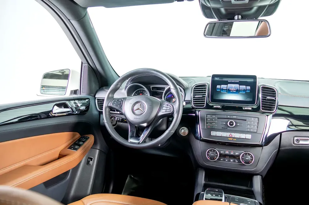 Mercedes Benz GLE400-GCC-AMG Body Styling-LOW Mileage-Very Well Maintained-High Specifications - Image 12