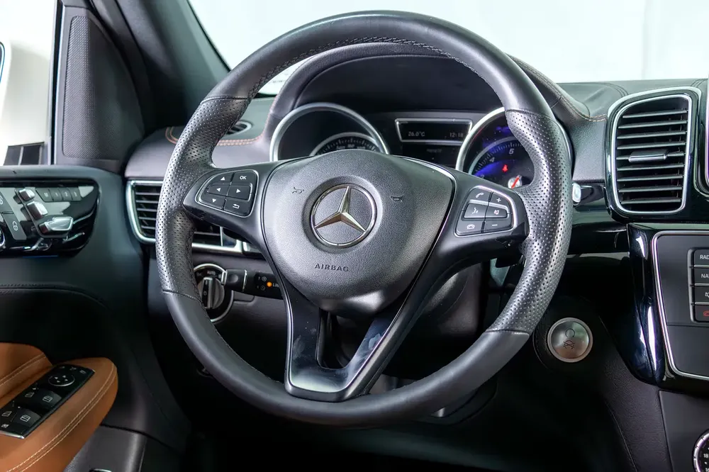 Mercedes Benz GLE400-GCC-AMG Body Styling-LOW Mileage-Very Well Maintained-High Specifications - Image 19