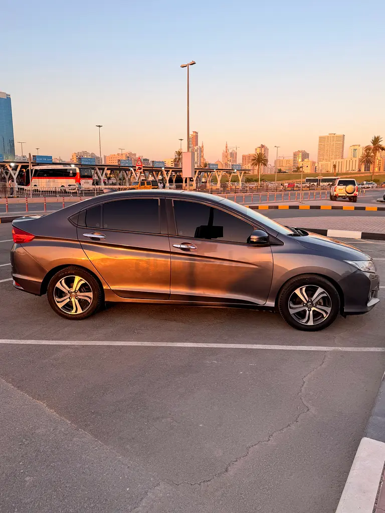 Honda City 2017 LX Sport - GCC Specs - Excellent Condition - Image 5