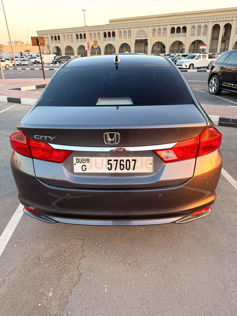 Honda City 2017 LX Sport - GCC Specs - Excellent Condition - Image 6