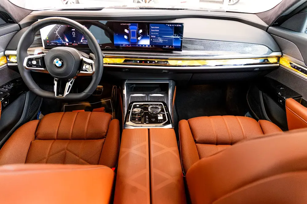 BMW 740i M Sport Individual – 2026 | GCC | Only 2,141 KM | AED 449,000 - Image 16