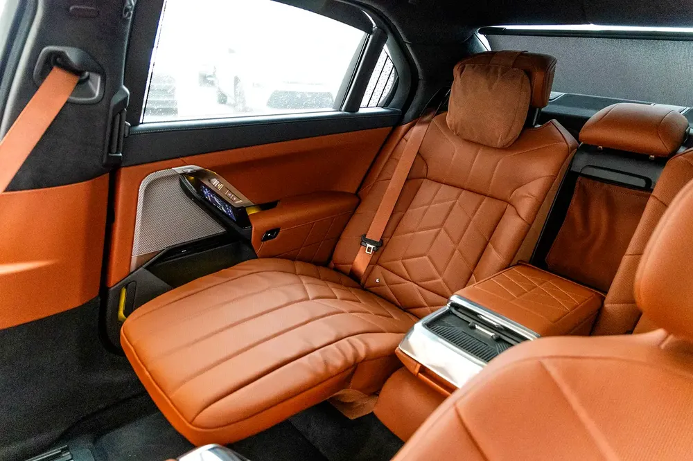 BMW 740i M Sport Individual – 2026 | GCC | Only 2,141 KM | AED 449,000 - Image 18