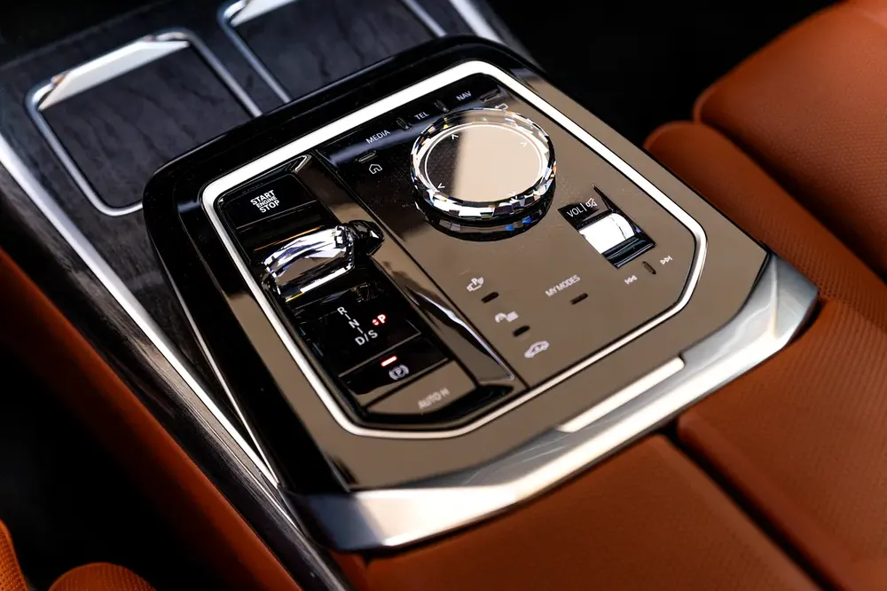 BMW 740i M Sport Individual – 2026 | GCC | Only 2,141 KM | AED 449,000 - Image 6