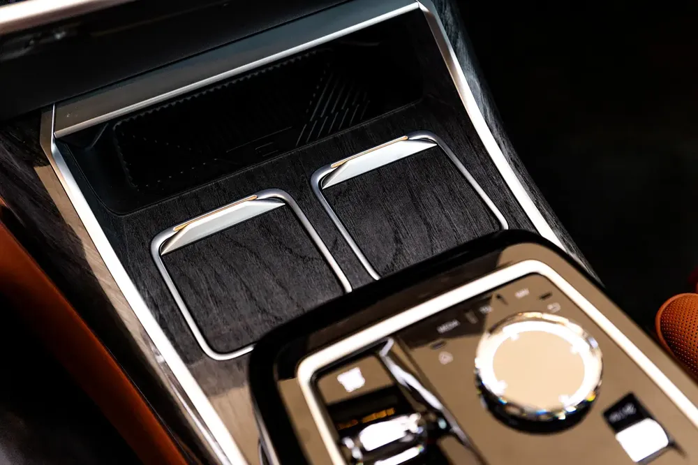 BMW 740i M Sport Individual – 2026 | GCC | Only 2,141 KM | AED 449,000 - Image 7