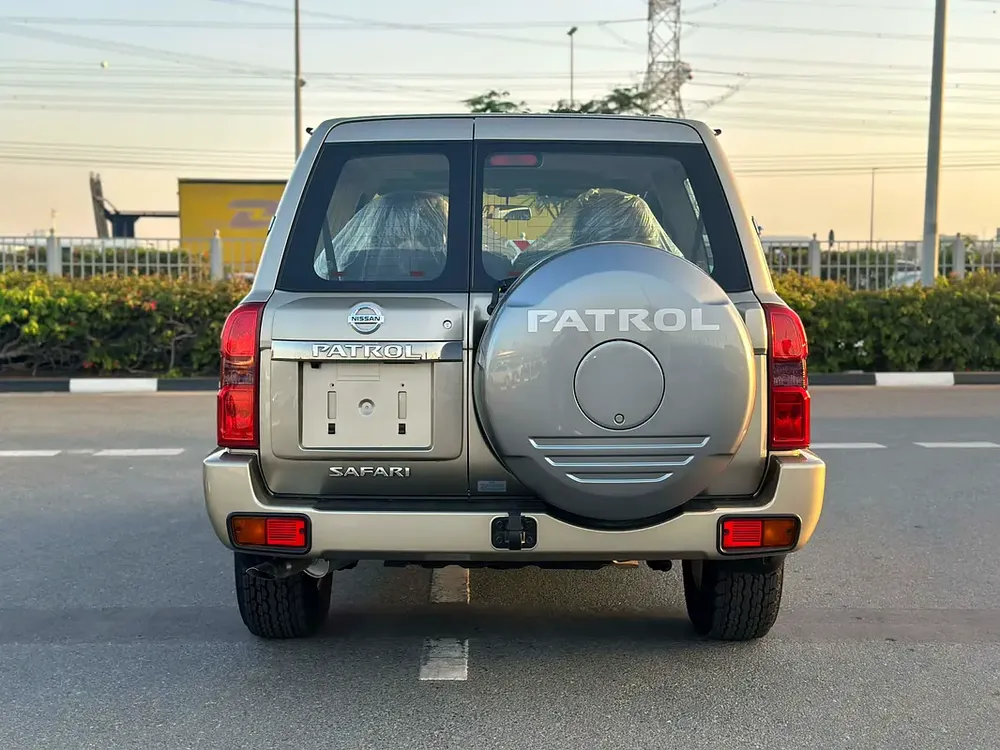 2024 Nissan Patrol Safari Super Safari - GCC Specs - Brand New - Image 11