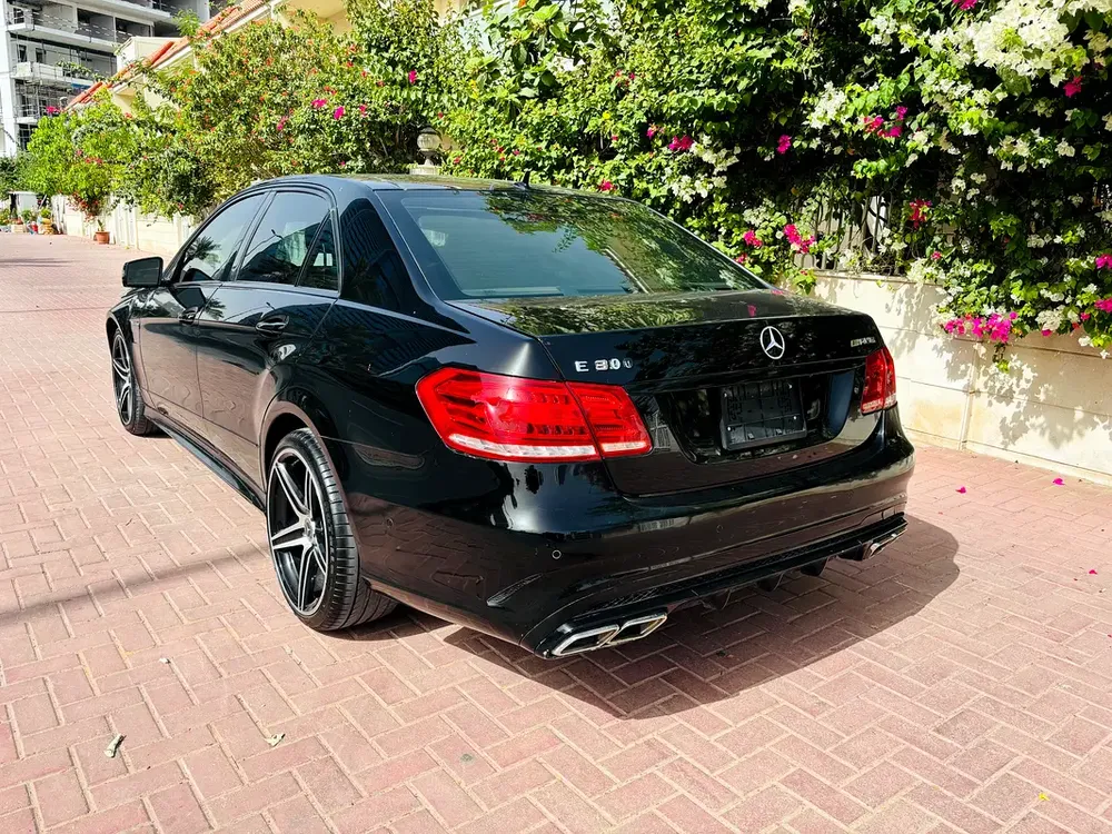 Mercedes-Benz E-Class E 300 2010 GCC Specs - Image 5