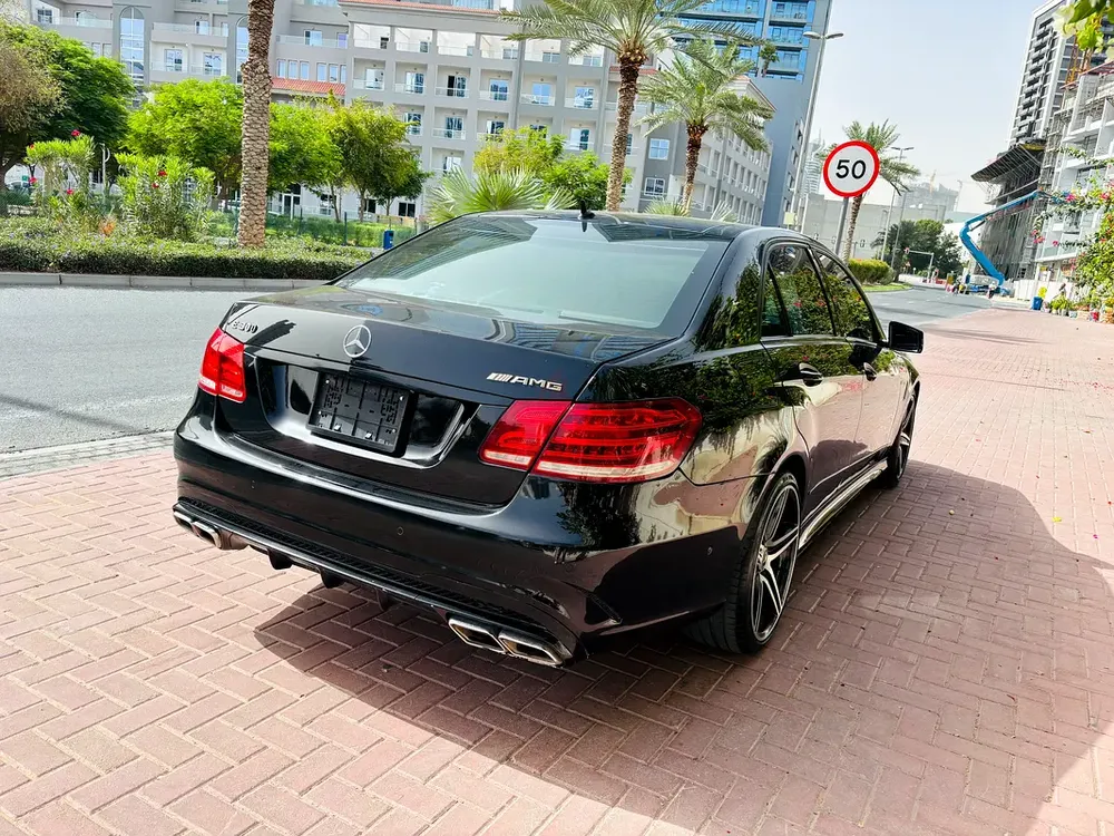 Mercedes-Benz E-Class E 300 2010 GCC Specs - Image 6