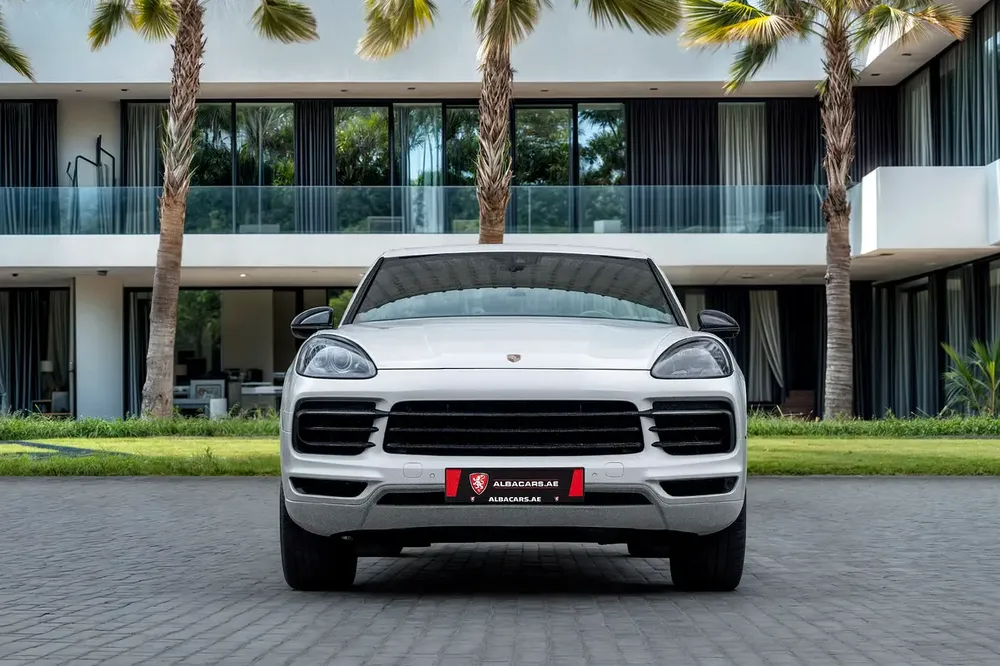3,525 P.M |  Cayenne E-Hybrid | 0% Downpayment | Immaculate Condition! - Image 4