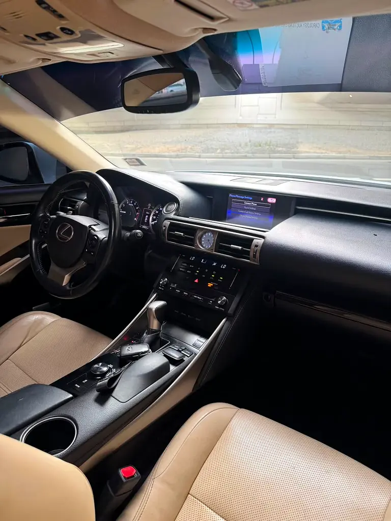 2014 Lexus IS250 - Image 19