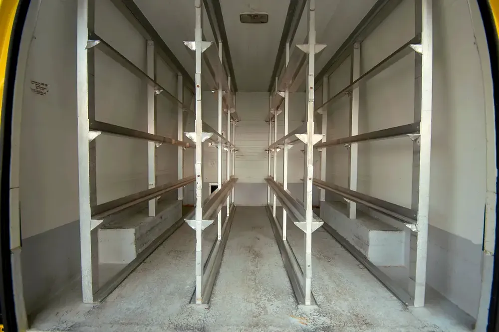 High Roof | Manual | Freezer Van | GCC Specs | Ref#T03514 - Image 8