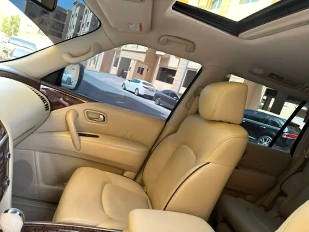 Nissan Patrol LE Platinum City 2019 - GCC Specs - Perfect Condition - Image 10