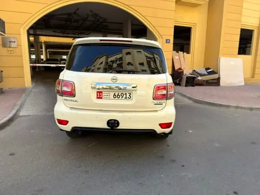 Nissan Patrol LE Platinum City 2019 - GCC Specs - Perfect Condition - Image 6
