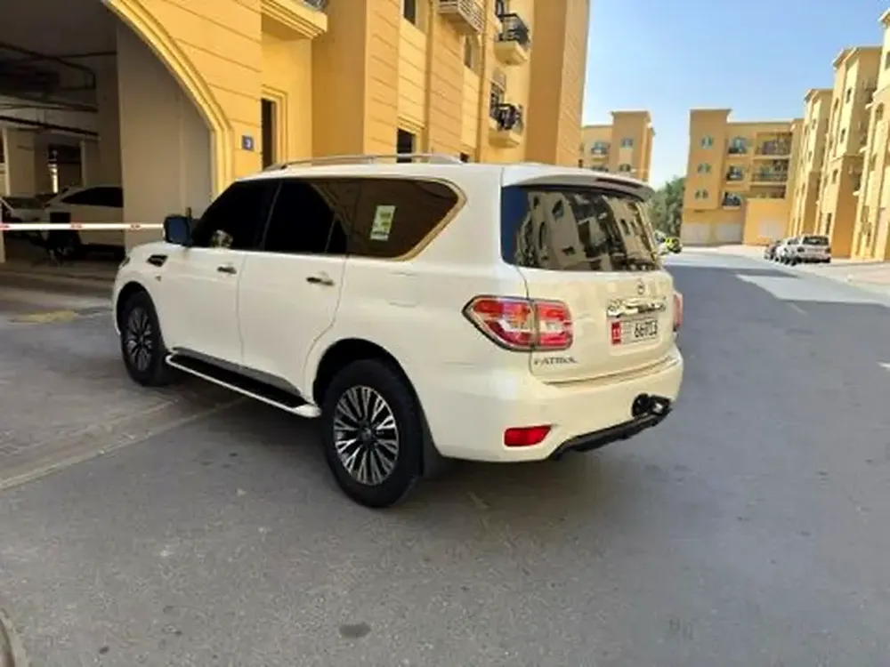 Nissan Patrol LE Platinum City 2019 - GCC Specs - Perfect Condition - Image 7