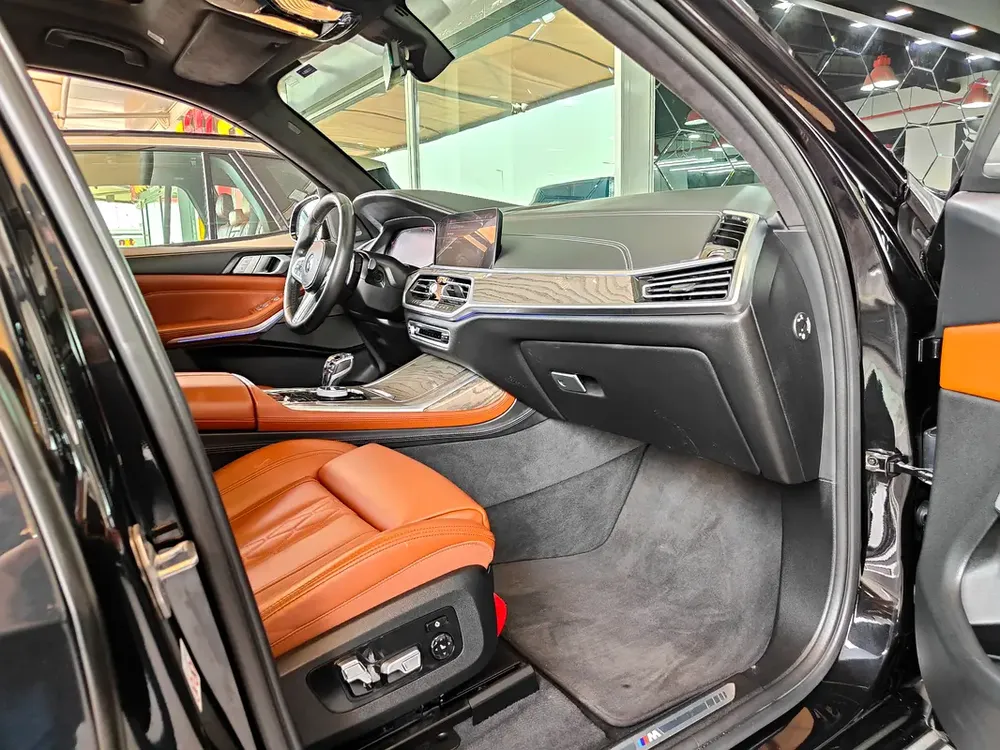 AED 2,015 P.M | 2019 BMW X7 xDrive40i M Sport | Under Warranty and BMW Service Contract | GCC | - Image 13