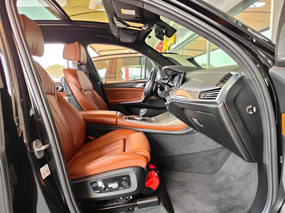 AED 2,015 P.M | 2019 BMW X7 xDrive40i M Sport | Under Warranty and BMW Service Contract | GCC | - Image 14