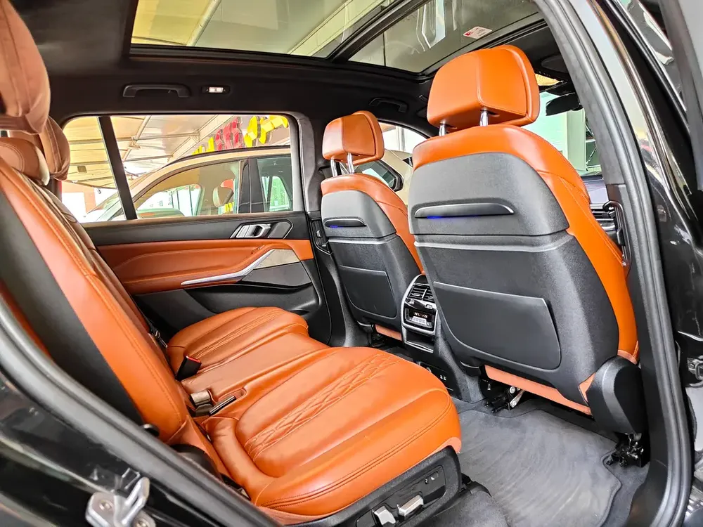 AED 2,015 P.M | 2019 BMW X7 xDrive40i M Sport | Under Warranty and BMW Service Contract | GCC | - Image 17