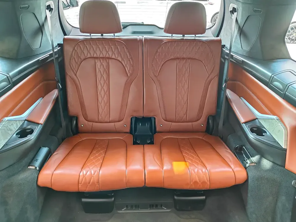 AED 2,015 P.M | 2019 BMW X7 xDrive40i M Sport | Under Warranty and BMW Service Contract | GCC | - Image 19