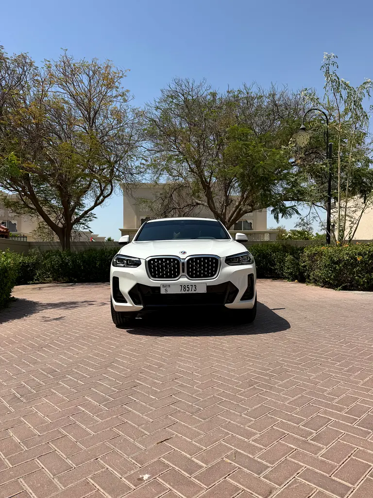 BMW X4 xDrive30i M Sport 2023 GCC Specs - Pristine Condition - Image 8