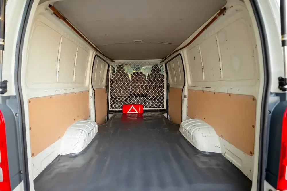 Toyota Hiace Standard Roof | Delivery Van | GCC Specs | Ref#T42275 - Image 7