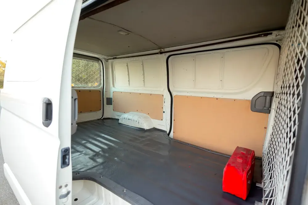 Toyota Hiace Standard Roof | Delivery Van | GCC Specs | Ref#T42275 - Image 8