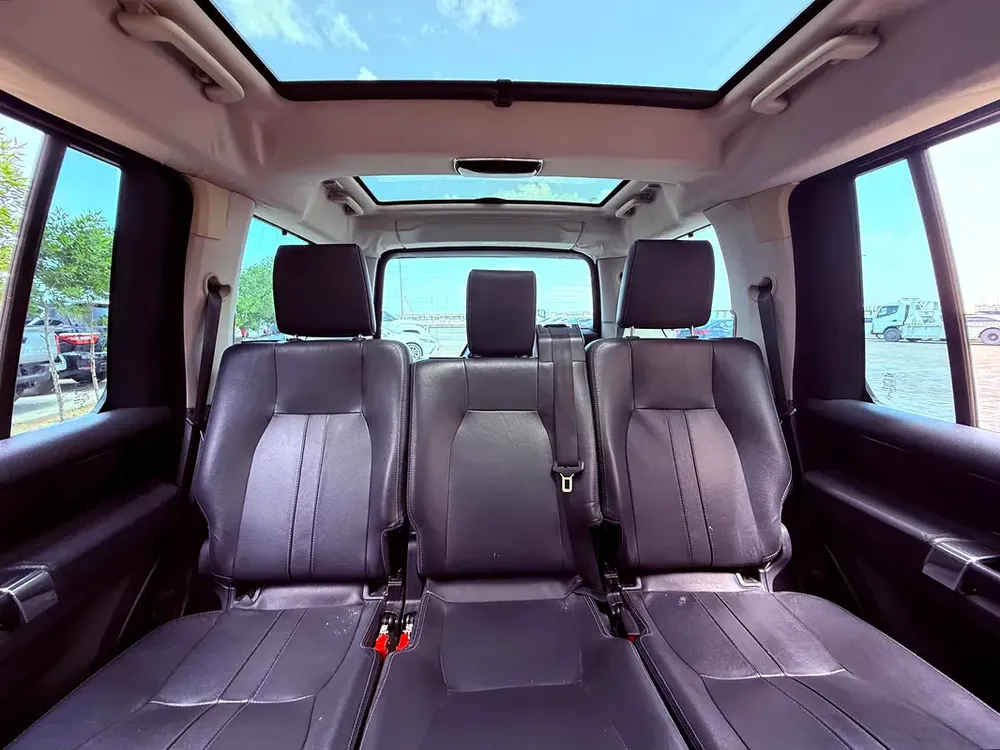 Land Rover LR4 HSE 2013 - GCC Specs - Well Maintained - Image 13